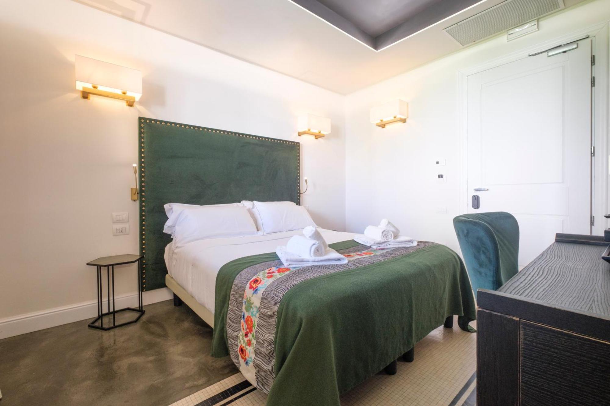 Kemani Villa Sara Олбия Стая снимка