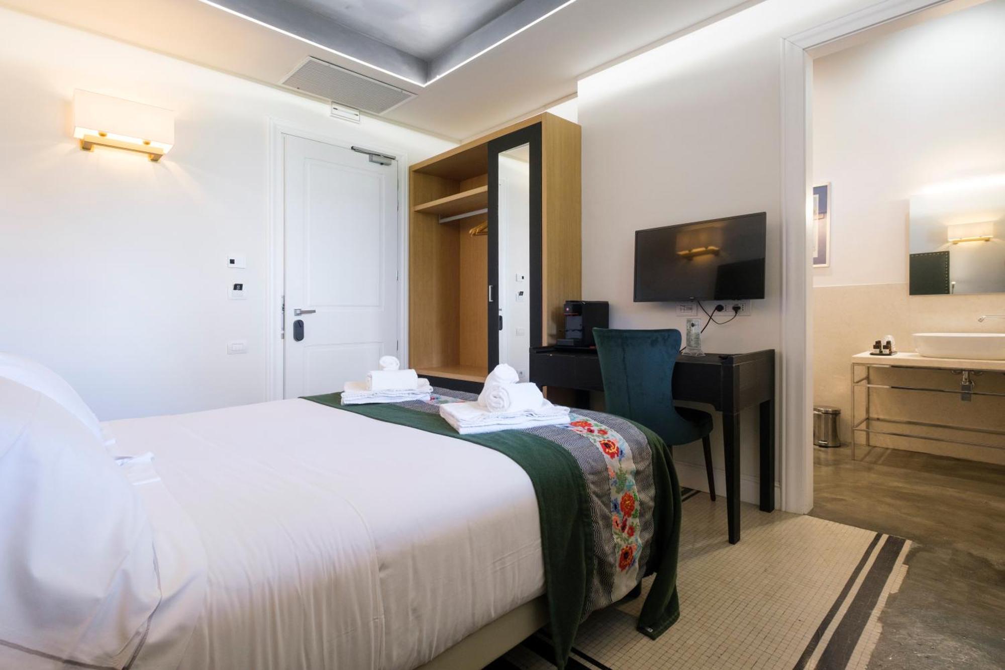 Kemani Villa Sara Олбия Стая снимка