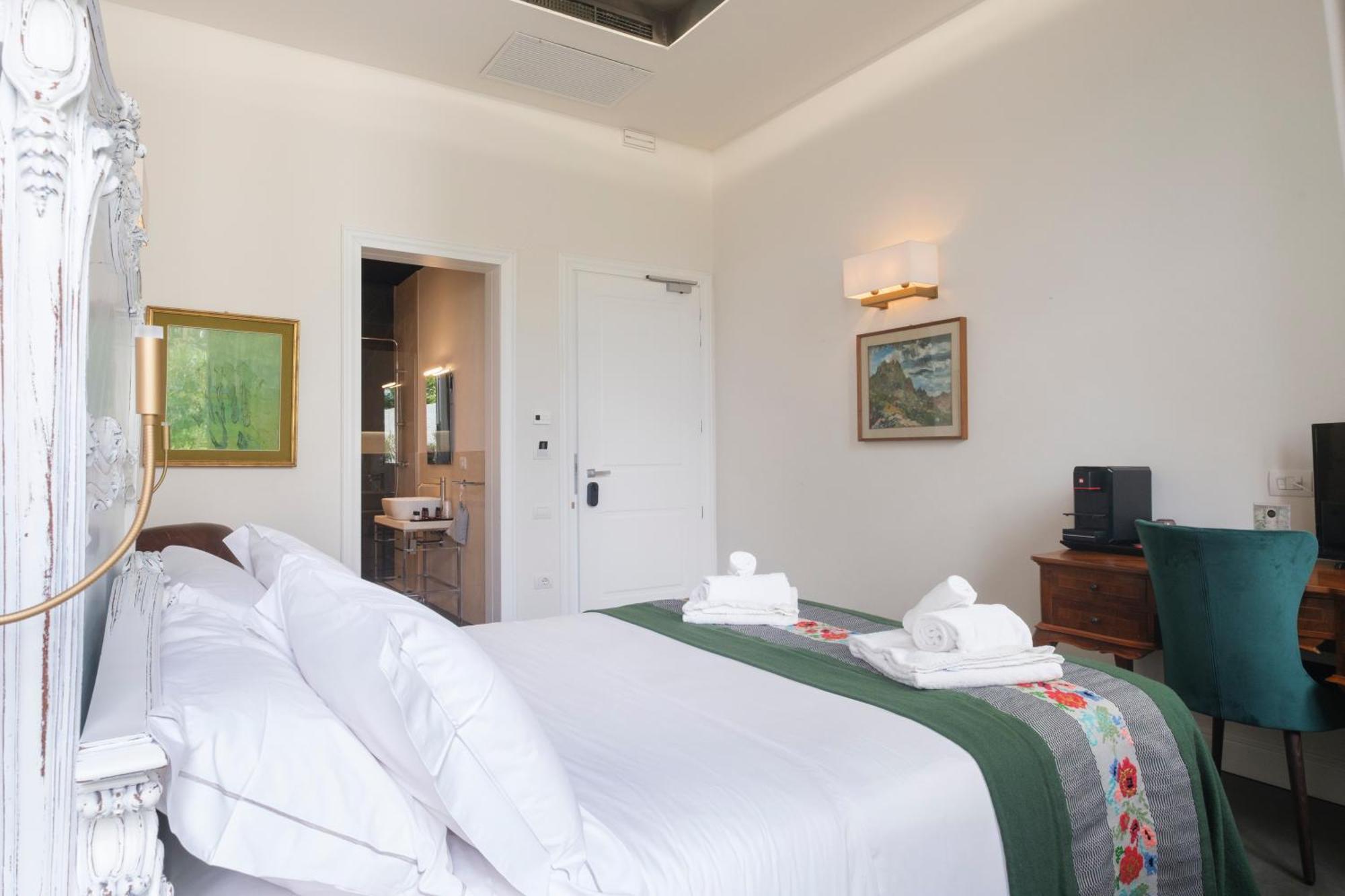 Kemani Villa Sara Олбия Стая снимка