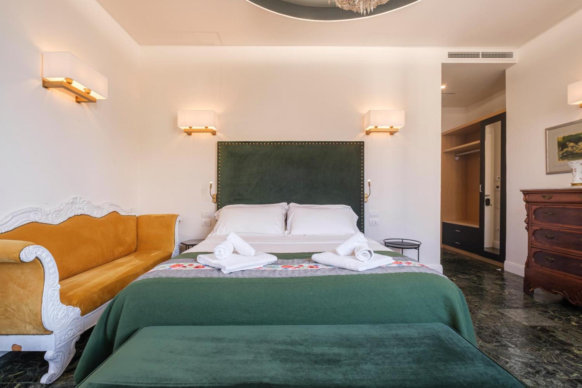 Kemani Villa Sara Олбия Стая снимка